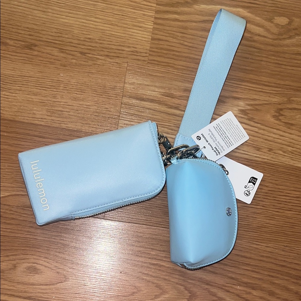 VIRAL🚨NWT LULULEMON DUAL POUCH WRISLET WALLET🚨